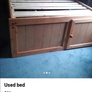 Twin futon bed (doesn’t include matresz)